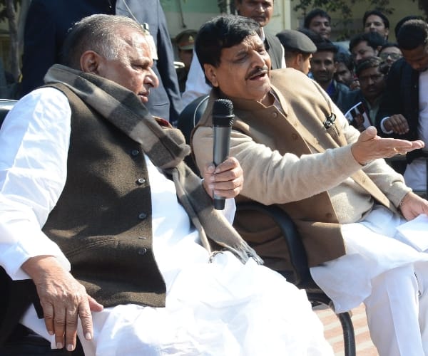 Five solutions for Mulayam-Shivpal to end SP tussle