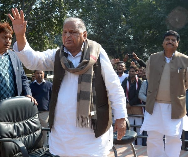 mulayam and shivpal press con