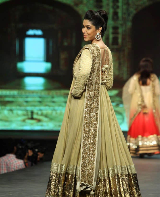 B'Day SPL: Sakshi Tanwar turns 44 and still single