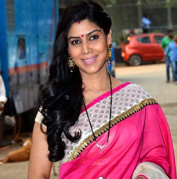 B'Day SPL: Sakshi Tanwar turns 44 and still single