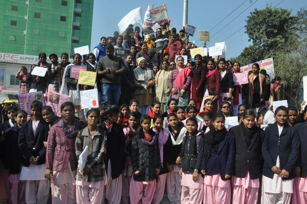 Students give tribute to Swami Vivekannad