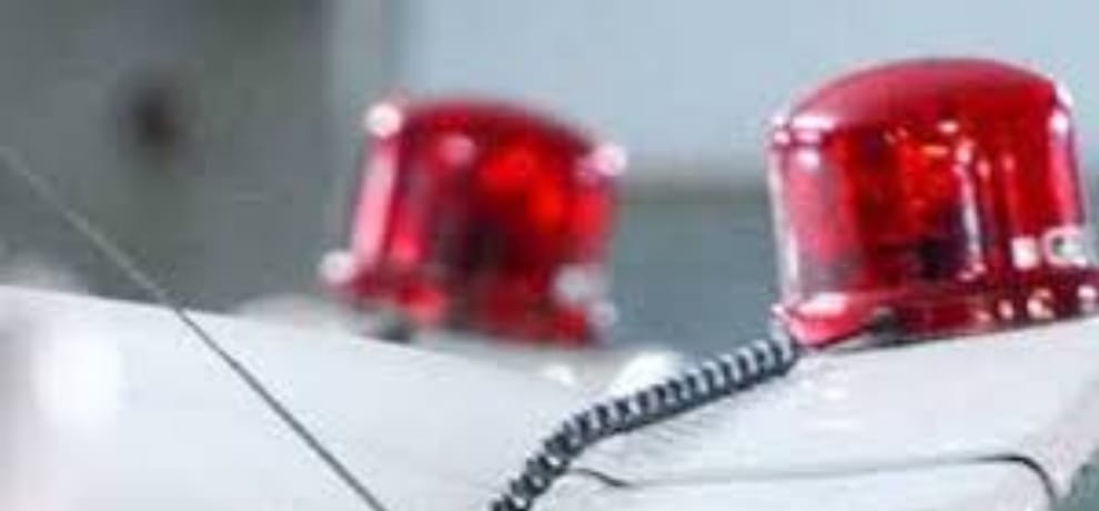 IAS officers are issuing orders were missing from the car lights