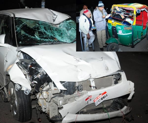 A car accident in lucknow in uttar pradesh.