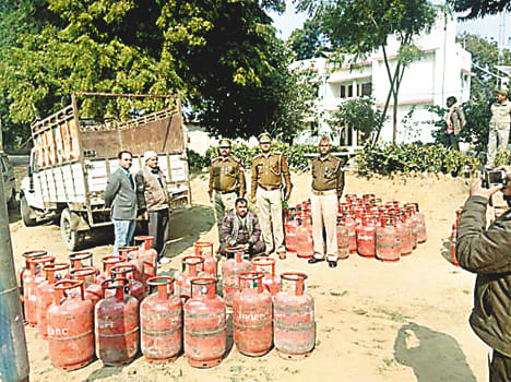 Moving the pick-up cylinder Pakdeh