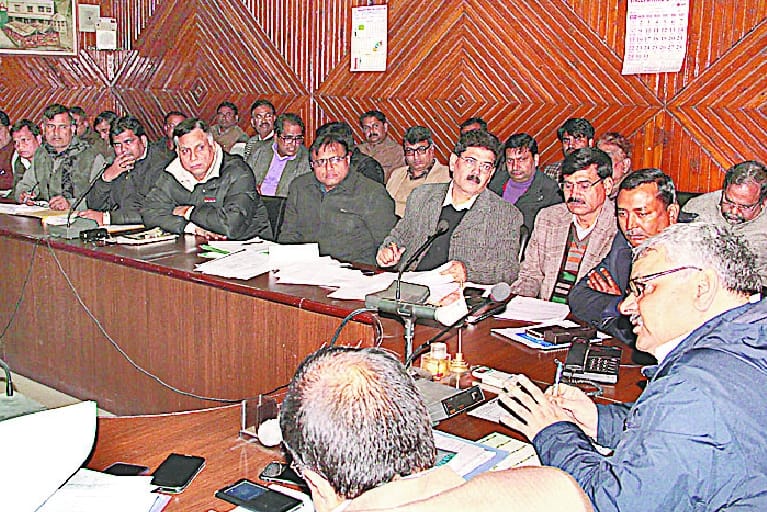 16 polling stations will provide all facilities