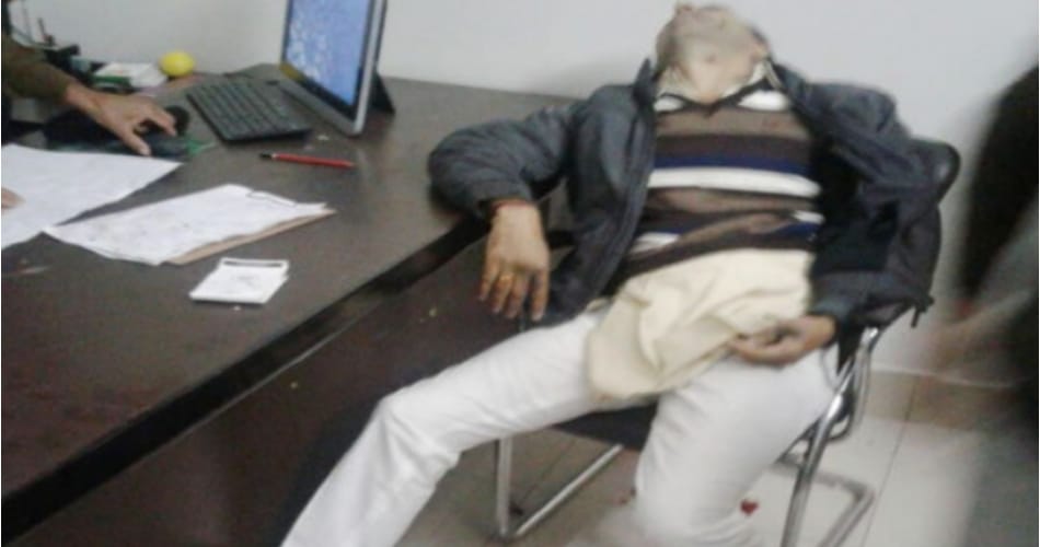 huge firing at inld leader darm house at chautala village of sirsa, two workers killed