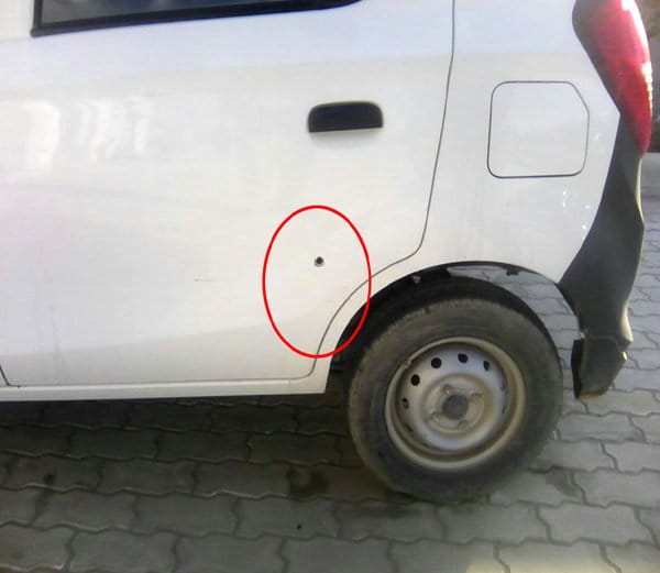 huge firing at inld leader darm house at chautala village of sirsa, two workers killed