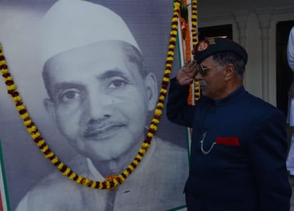 51 th death anniversary ceromany at varanasi