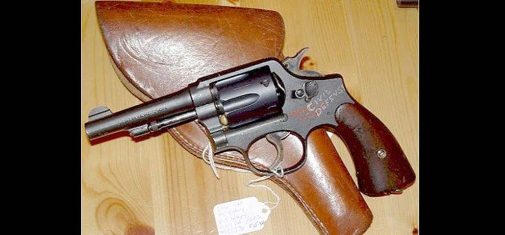  son died by father licence revolver in UP's mirzapur