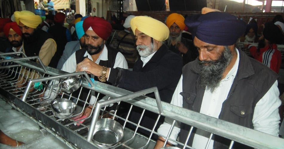 punjab cabinet minister sikander singh maluka at golden temple