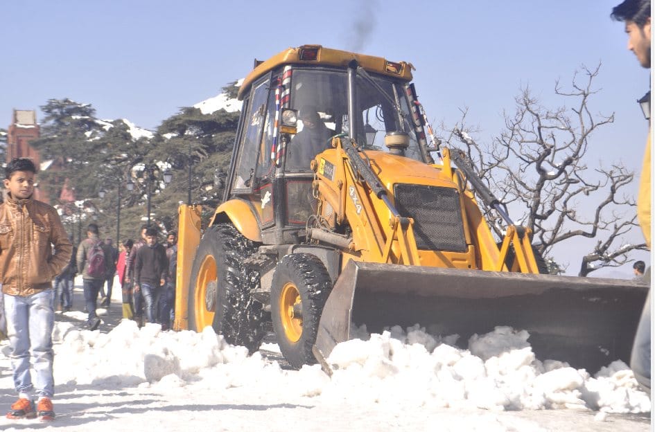 NIT student stranded in 7 feet of snow at Shikari Devi.