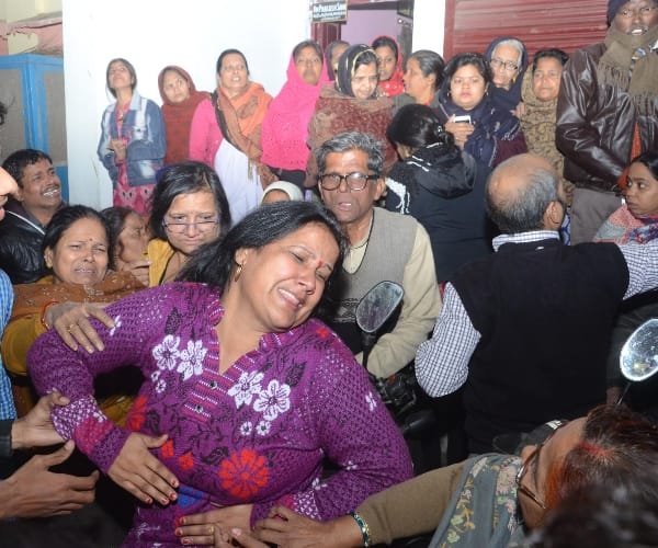 A student commits suicide in Lucknow.