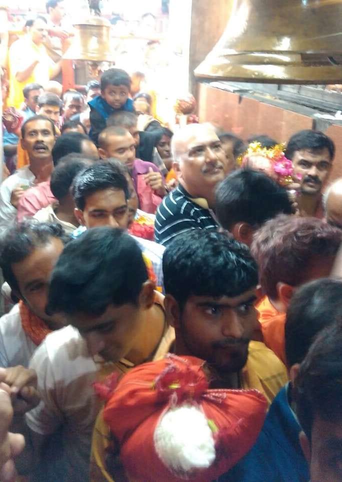 Vindhyawasini Devi pilgrims descended on the full moon appeared.