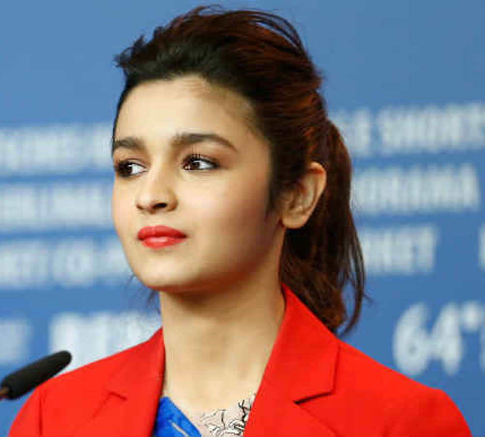 alia bhatt deny to work with sanjay dutt