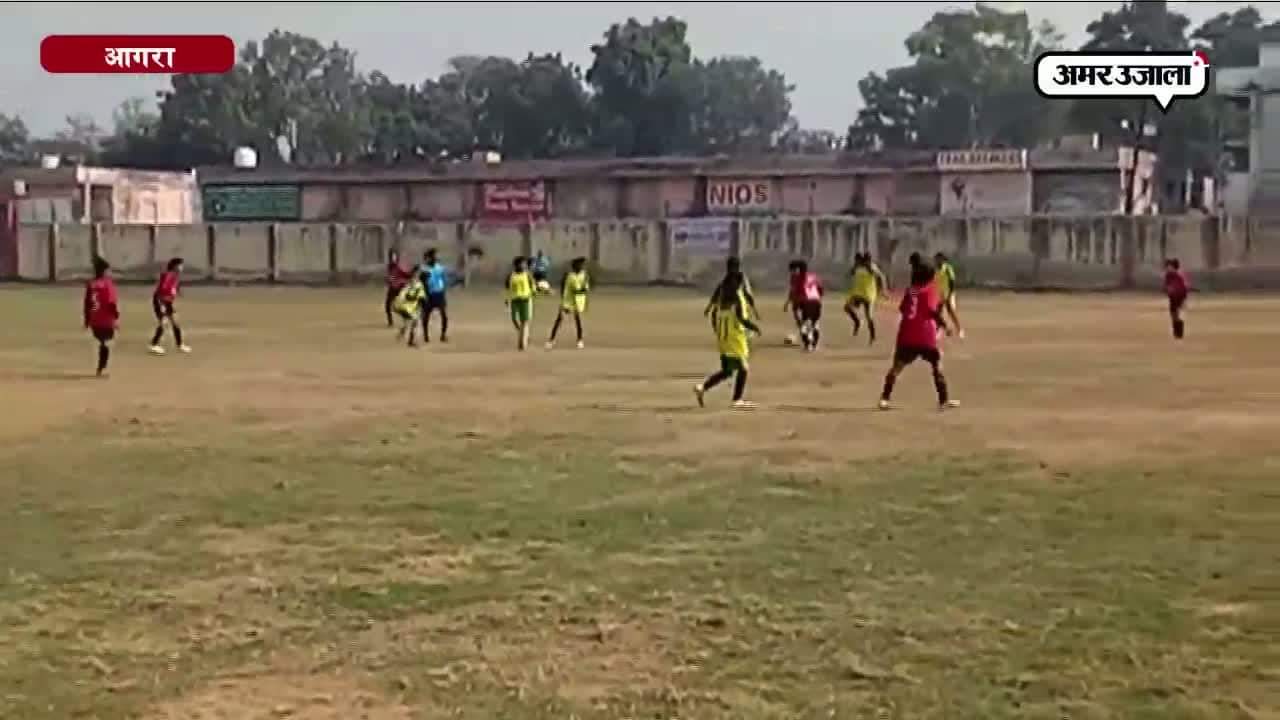 आगरा में ‘दे दना दन’ गोल पर गोल 