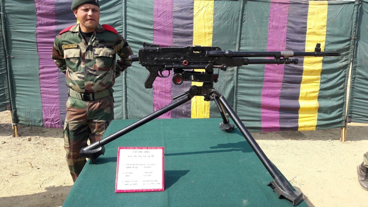 Army weapons exhibition held in Varanasi, see pictures 