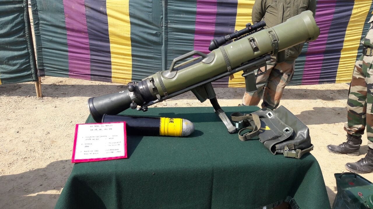 Army weapons exhibition held in Varanasi, see pictures 