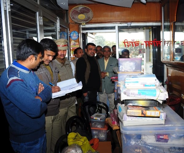 theft in Lucknow.