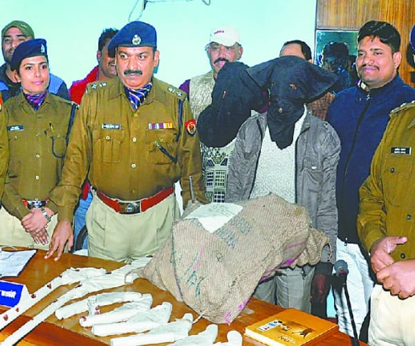 police caught weapons manufacturer in barabanki.