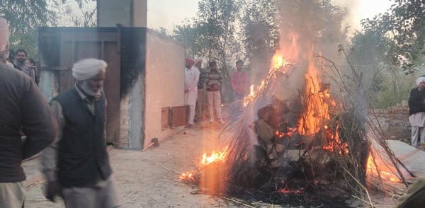 congress leader, his wife and daughter funeral at muktsar of punjab, son in critical condition