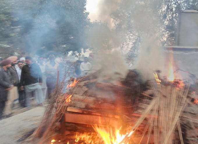 congress leader, his wife and daughter funeral at muktsar of punjab, son in critical condition