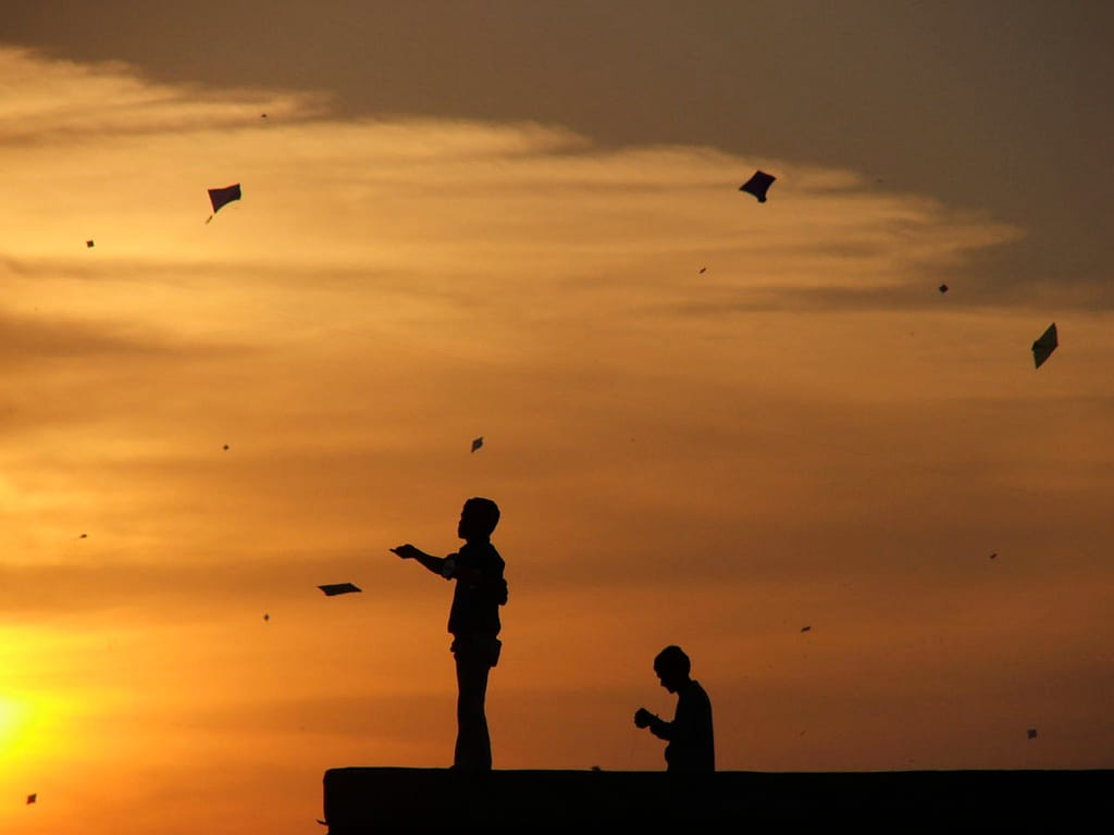 makar sankranti ganga snan and kite contest story 