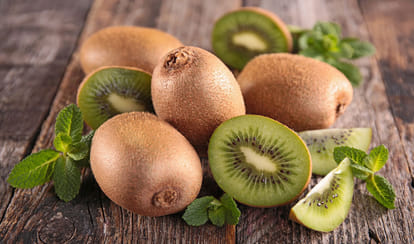 Home Made Kiwi Skin Toner For Glowing Skin