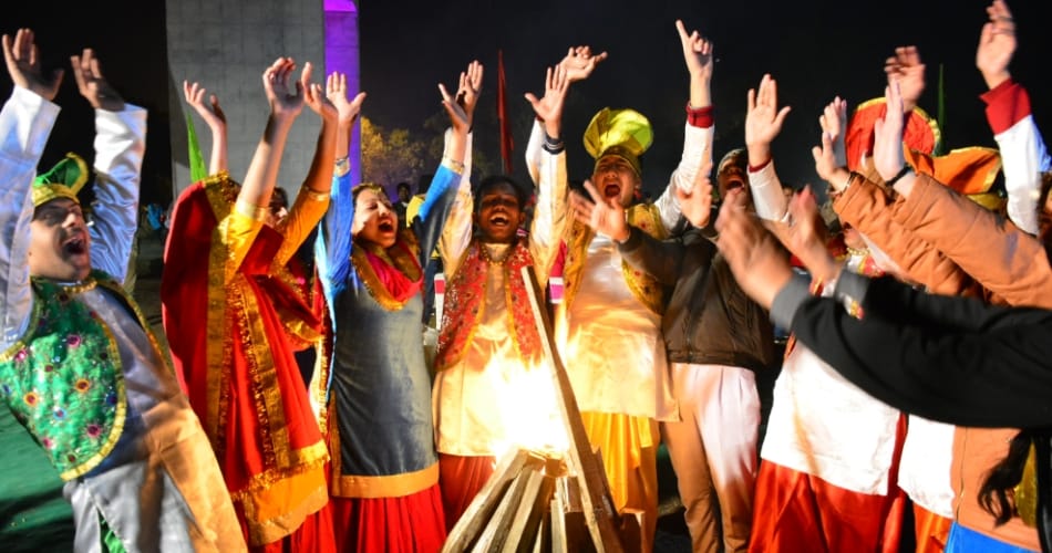 Lohri celebration in chandigarh, know how to celebrate lohri
