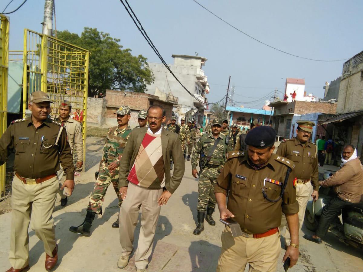 Voters go to the authorities to ensure truth in booths