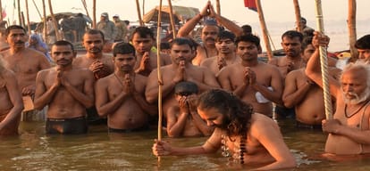 devotees take holy dip at sangam on paush purnima