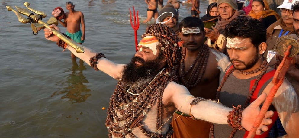 devotees take holy dip at sangam on paush purnima