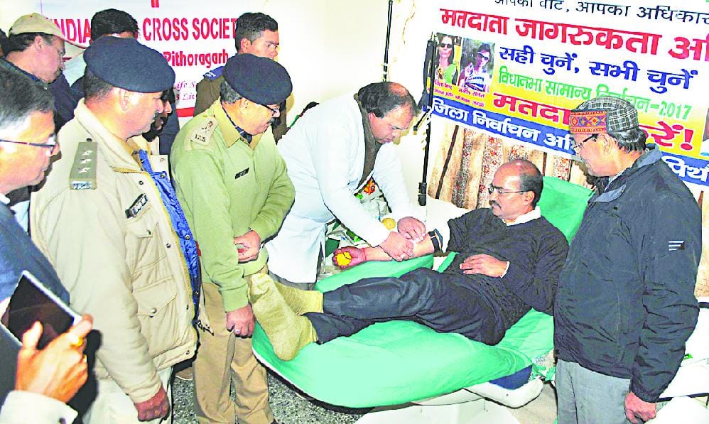 Voters with blood donation awareness campaign
