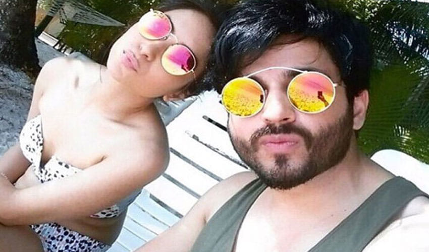 this tv couple enjoy their honeymoon in maldives
