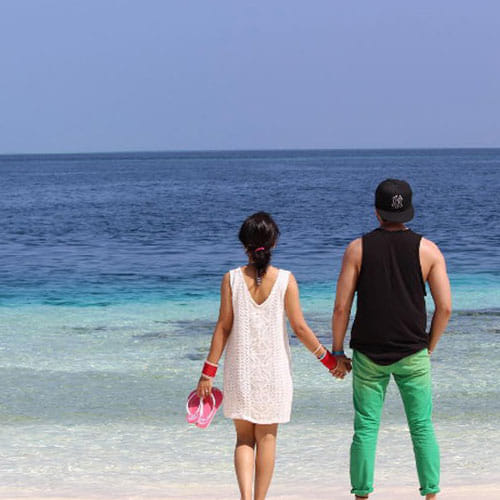 this tv couple enjoy their honeymoon in maldives