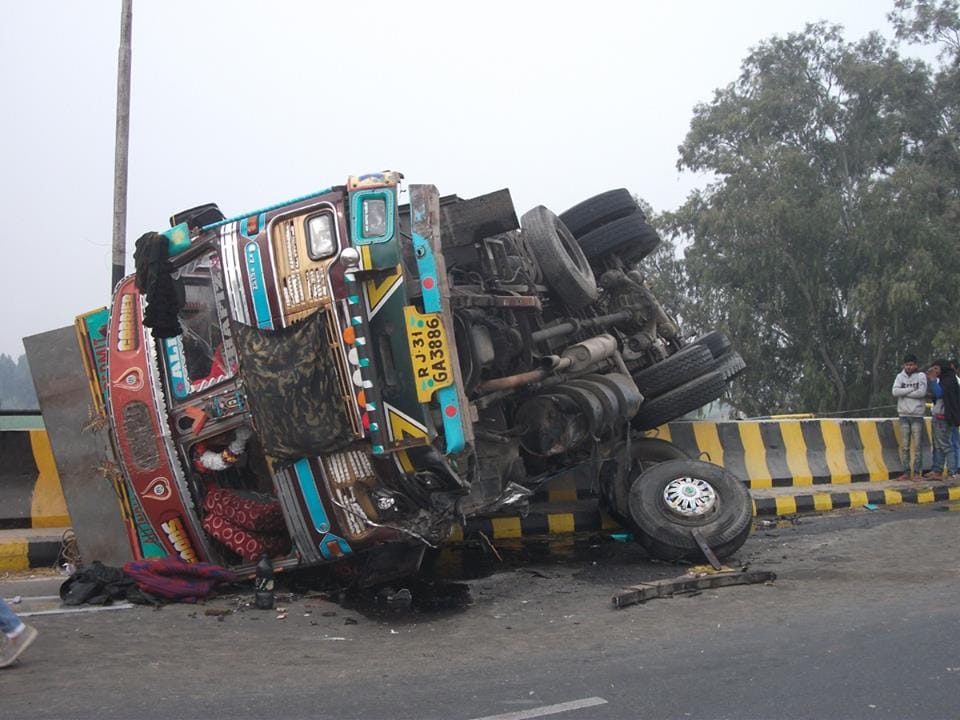 Truck accident in abohar punjab, 1 killed