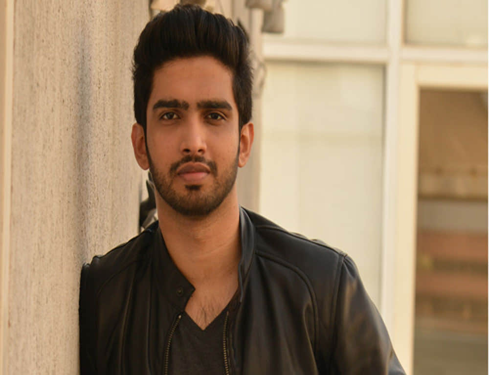 This singer lashes out At Filmfare nominations for ignoring Randeep Hooda