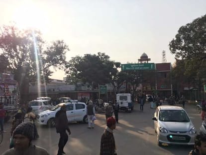 sixty years old canteen closed in charbagh station