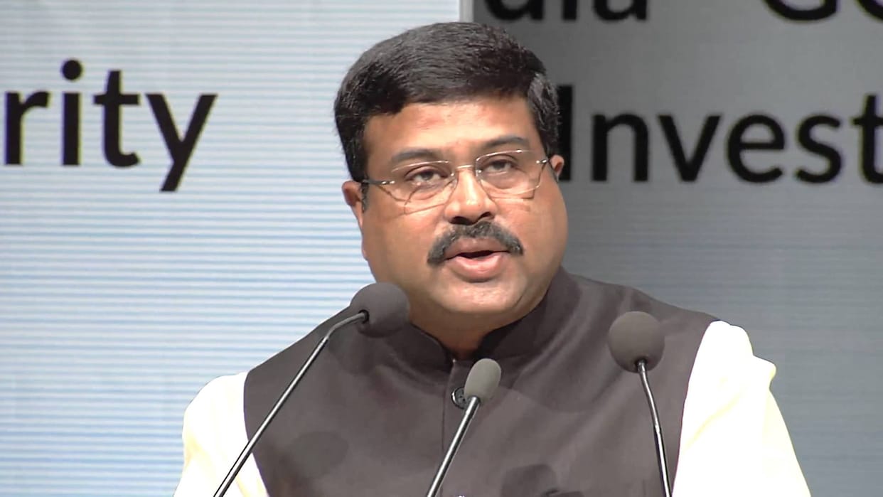Petrol to become cheaper as Govt will make Petrol from Straw