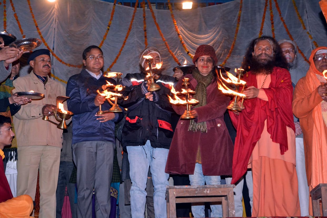 Starting with the Magh Mela bathing Doli