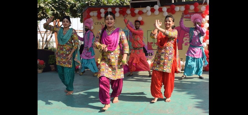photos of lohri celebration in delhi ncr