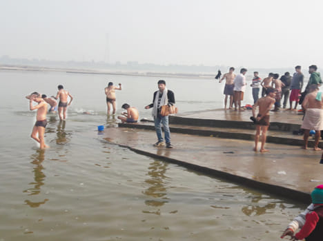 Dip on ghats of faith, can not eat everywhere
