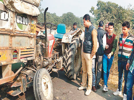 Bhideh tractor-truck, two-hour halt traffic