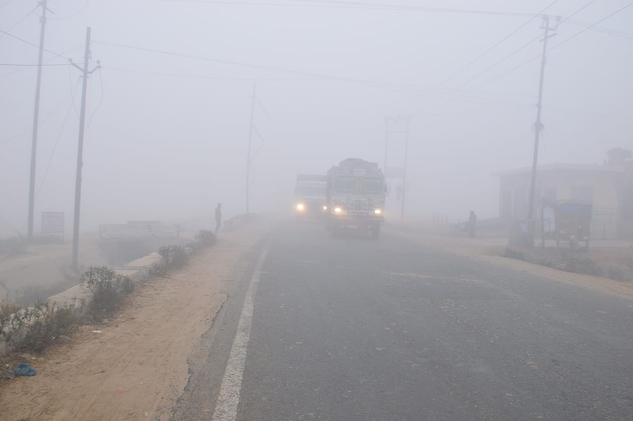 हाईवे पर खतरनाक मोड़, संकेतकों का पता नहीं