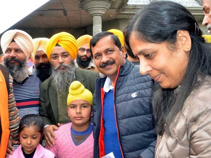 arvind kejriwal daughter harshita and son pulkit on punjab roads for election campaign