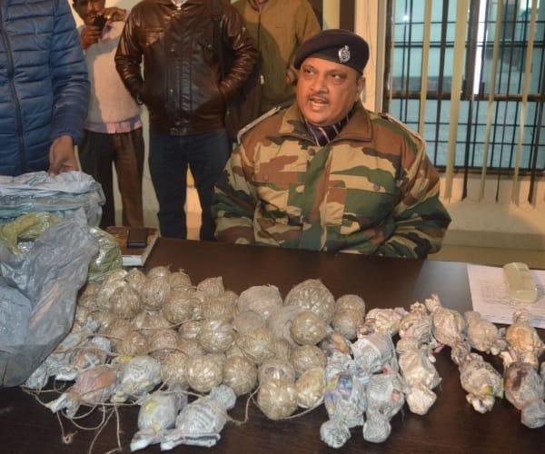  Police found bomb in gonda.