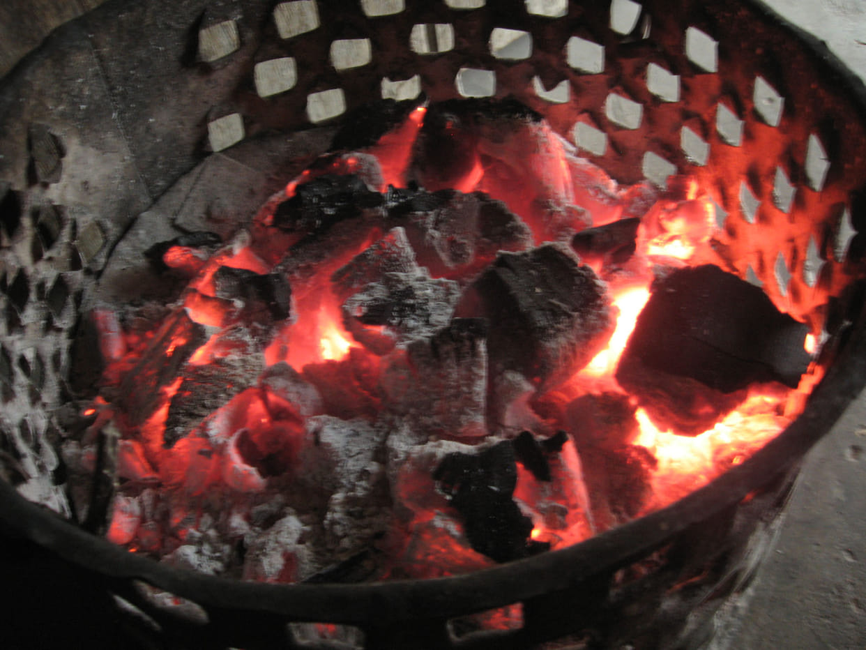 Mother And three years Old Daughter Killed due to angithi gas suffocation in kotdwar