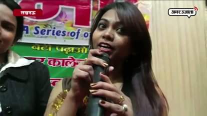 Students supporting their favorite parties in up election in election debate in Kanpur  