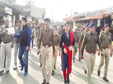 DM-SP route march with paramilitary