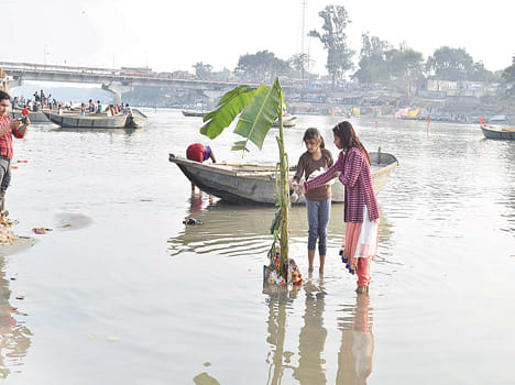  The devotees bathe in the Ganga on Makar Sankranti