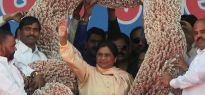 What is the win-loss for Mayawati in UP election 2017 